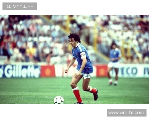 22号球衣背后的传奇足球明星与他们的辉煌成就揭秘 22号球衣背后的传奇足球明星与他们的辉煌成就揭秘